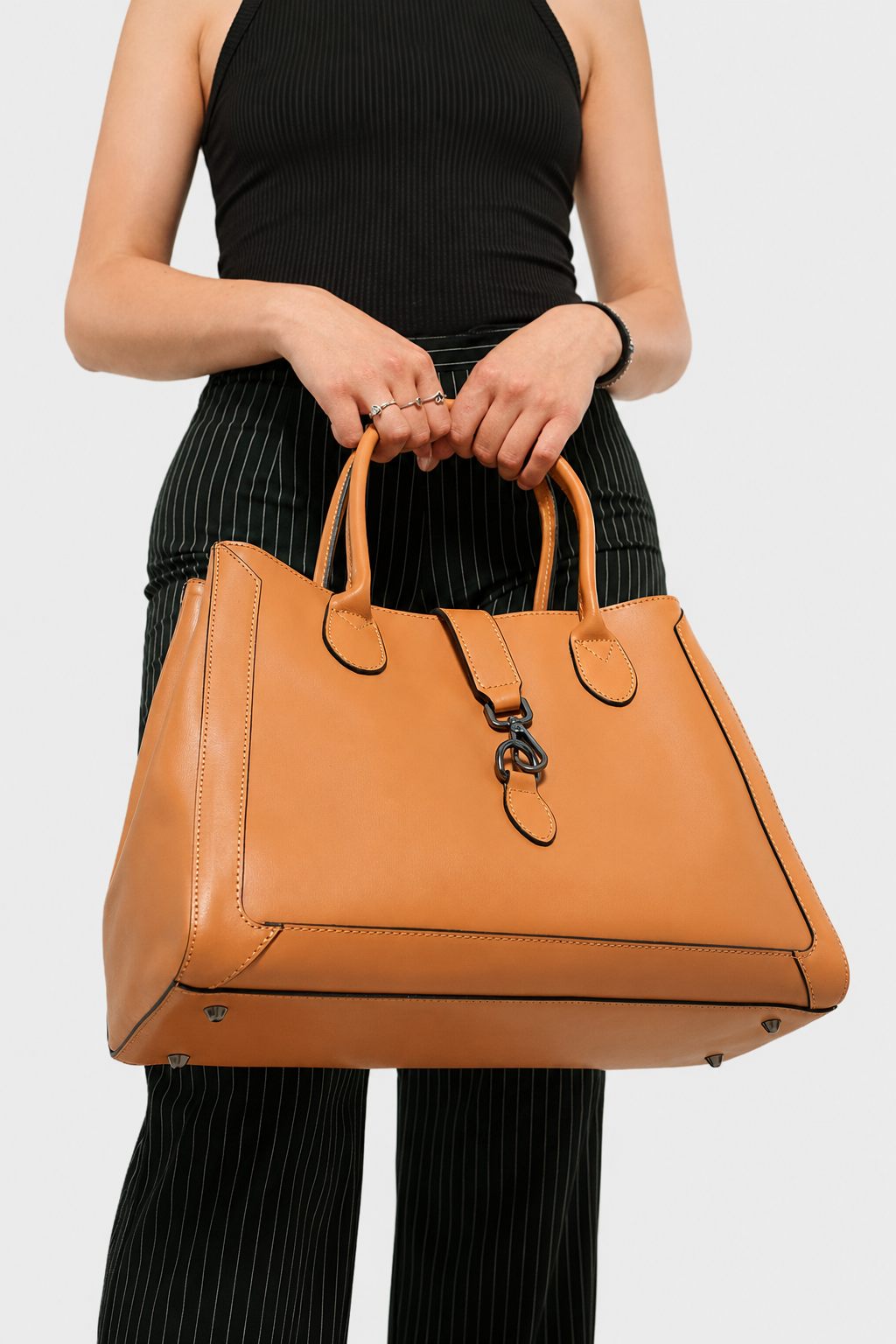 CORALBA — Borsa a mano in pelle palmellato cognac Made in Italy