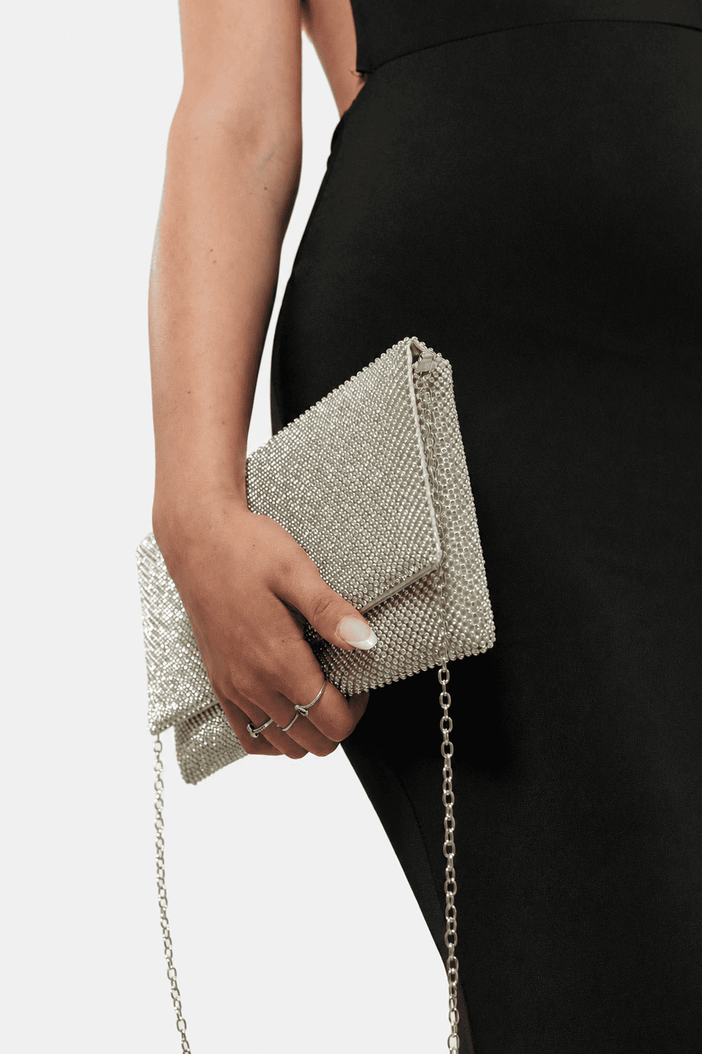 SISSI — Pochette da sera argento con strass e tracolla a catena