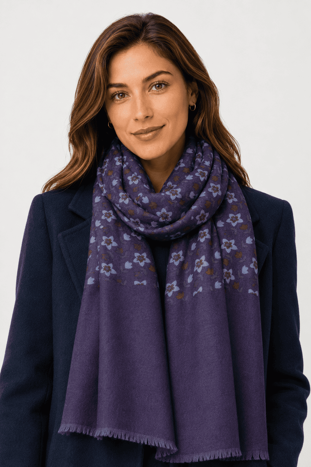 Scarf, foulard, Pashmina for men and women in wool and acrylic, dark purple, with a starry floral motif.